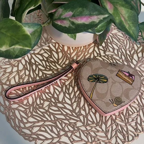 NWT Coach X Observed By Us Heart Coin Case In Signature Canvas - Picture 6 of 15